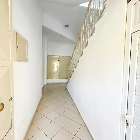 1 Bedroom 1022