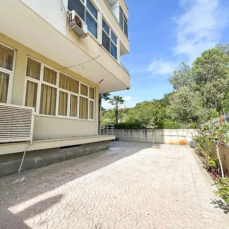 1 Bedroom 1022 *
